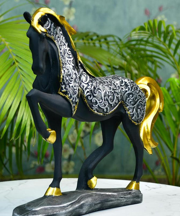 Sowpeace Resin Stallion Showpiece — image 5