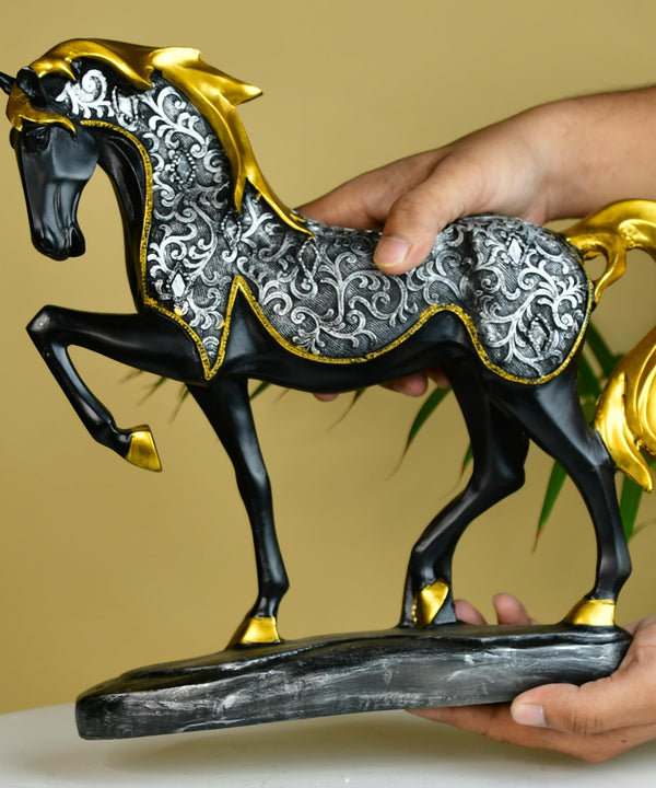 Sowpeace Resin Stallion Showpiece — image 6