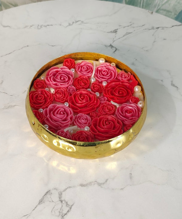 Large Soy Wax Candle in Metal Pot with Small Red Roses – 12 cm Red Décor Gift — main view