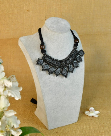 Sowpeace Handcrafted Terracotta Choker: Black with Kite Patterns — alternate view