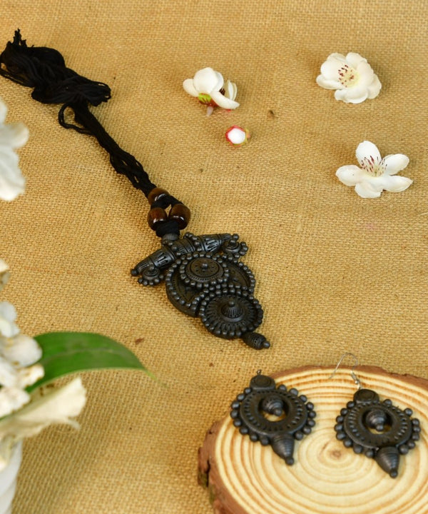 Sowpeace Handcrafted Terracotta Pendant: Circular Design with Ovoid — image 2