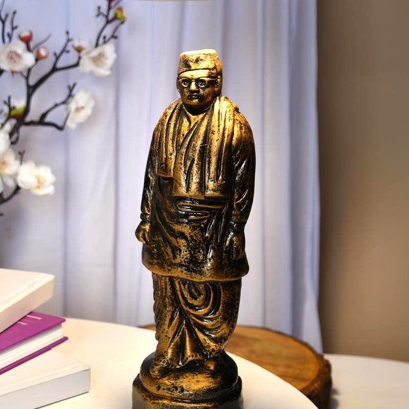 Terracotta Netaji Statue: Artisan-Made Tabletop Decor Masterpiece – view 6