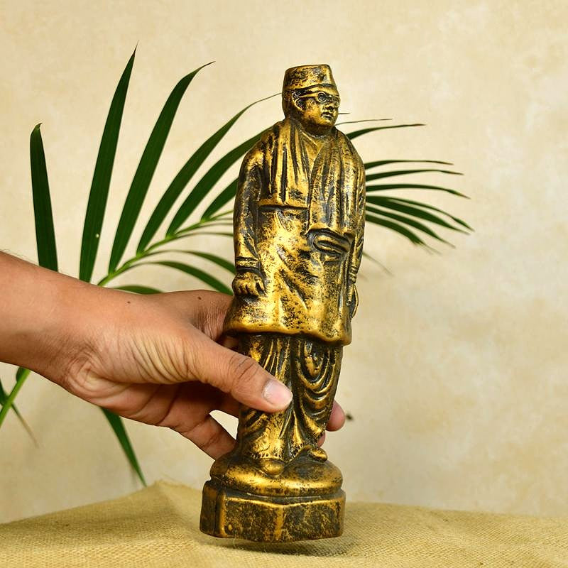 Terracotta Netaji Statue: Artisan-Made Tabletop Decor Masterpiece – view 5
