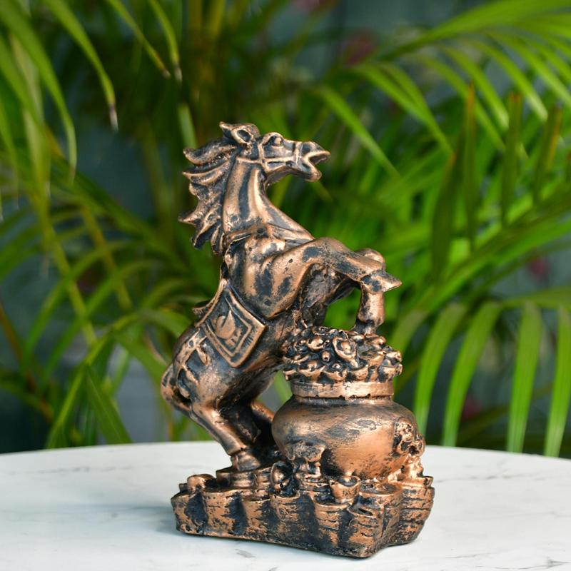 Sowpeace Resin Coin Horse Holder – view 2