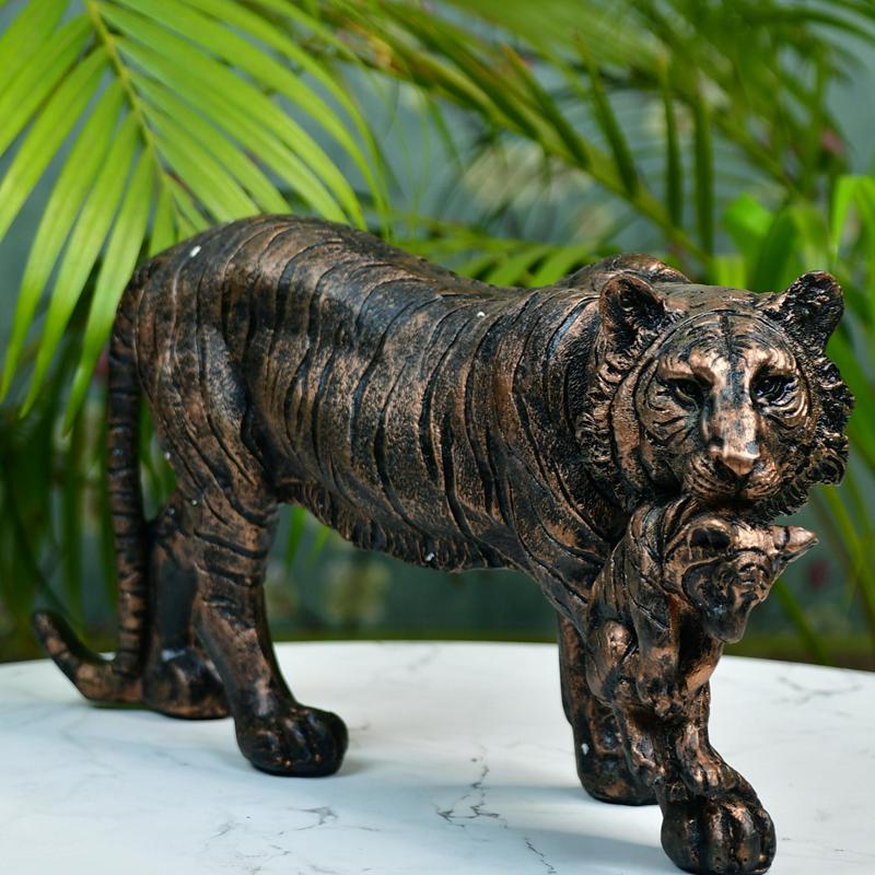 Sowpeace Resin Tiger Decor – view 1