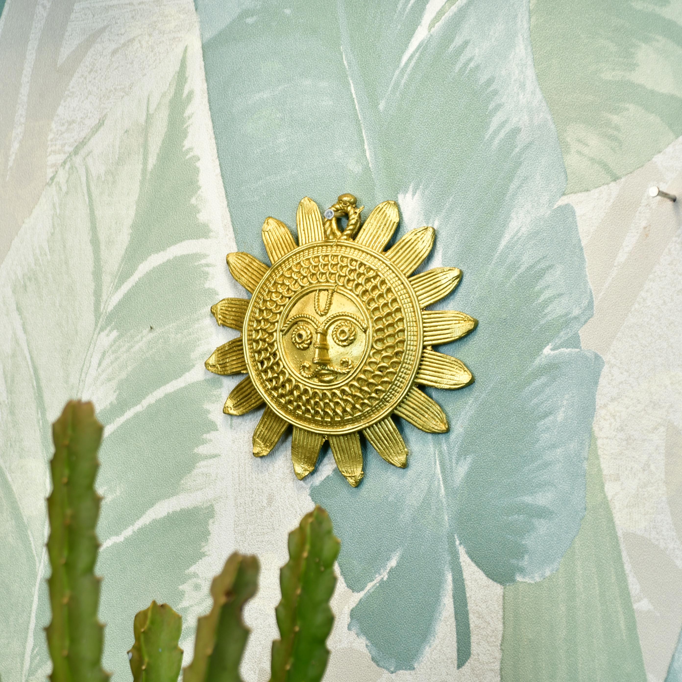 Dhokra Sunplate: Artisan Brass Tabletop Elegance for Home Decor