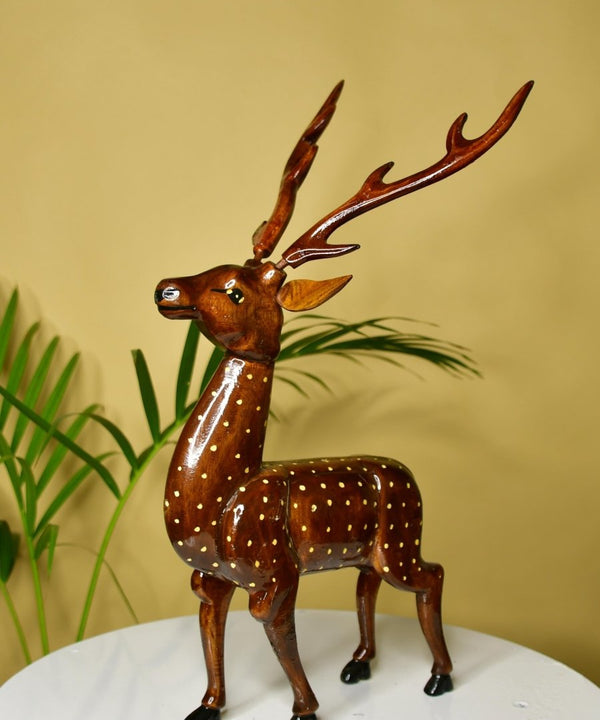Artisan Wooden Deer Set: Exquisite Home Decor — main view
