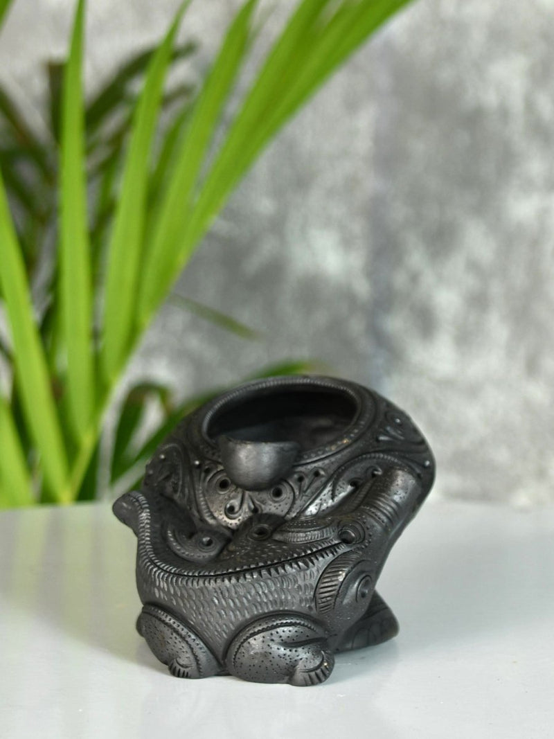 Captivating Black Terracotta Crocodile Ashtrey – view 1