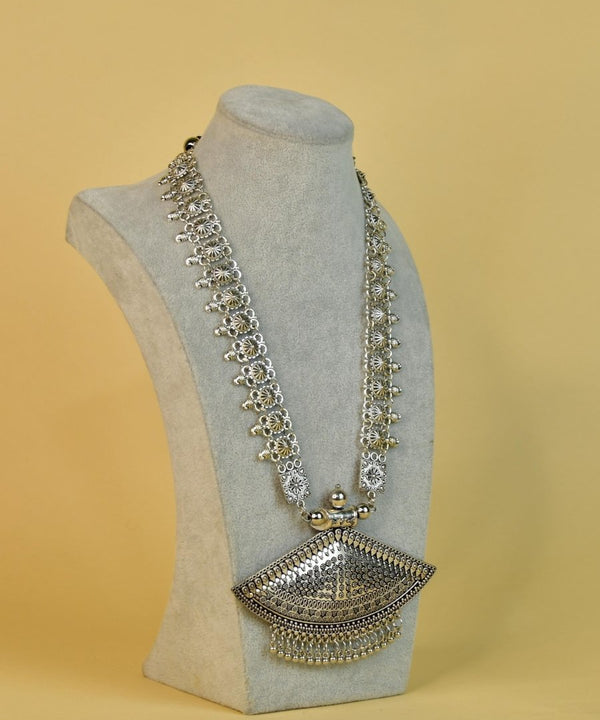 Sowpeace German Silver Necklace: Triangular Flower & Circular Design — image 2