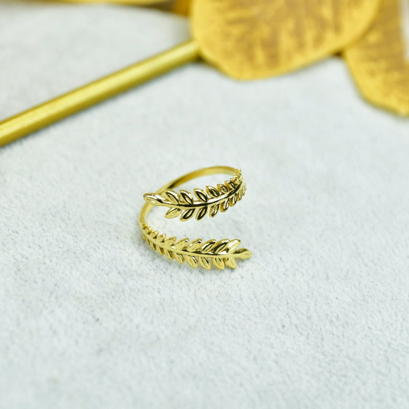 Sowpeace Gold Petal Line Ring Stainless Steel | Elegant One‑Size Adjustable Jewelry for Women & Men – view 1