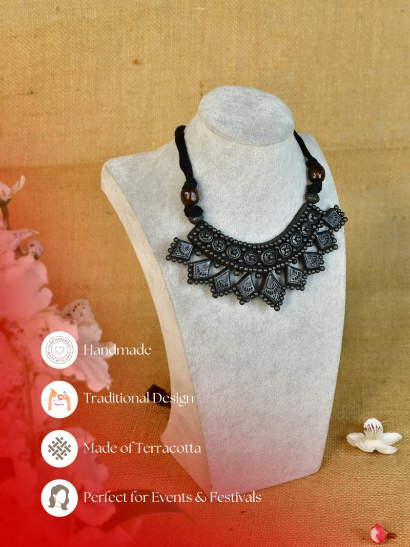 Sowpeace Handcrafted Terracotta Choker: Black with Kite Patterns – view 4