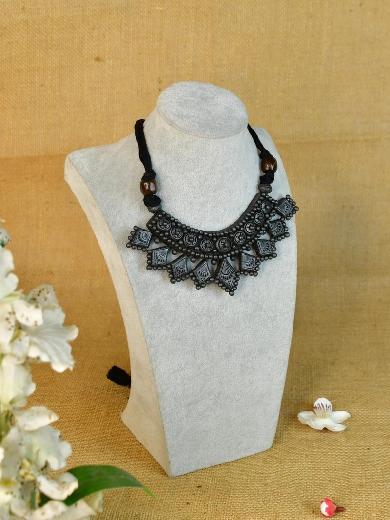 Sowpeace Handcrafted Terracotta Choker: Black with Kite Patterns – view 2